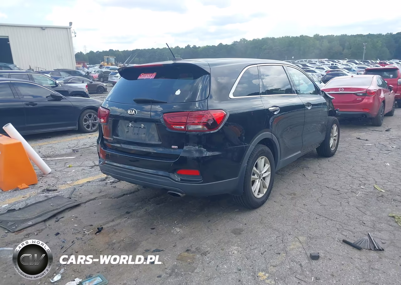 2019 Kia Sorento 2.4L L VIN:5XYPG4A31KG585792 - 4