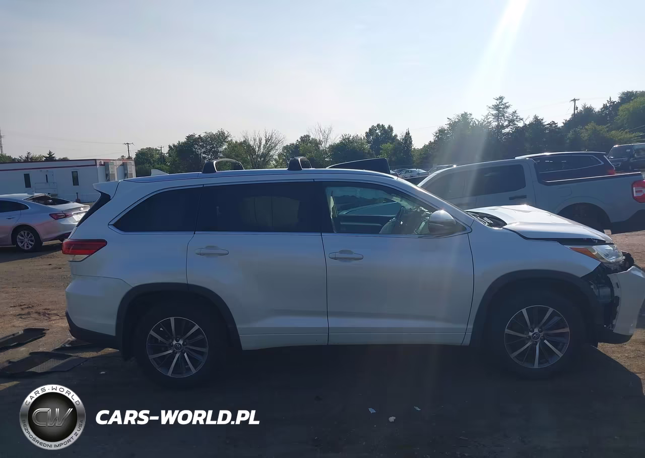 2017 Toyota Highlander Xle VIN:5TDJZRFH2HS458529 - 13