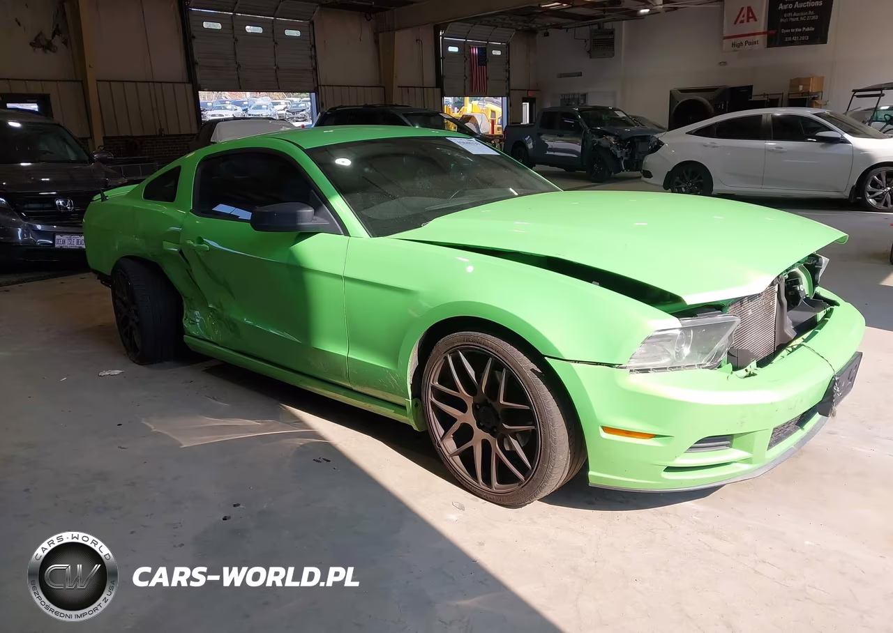 2013 Ford Mustang V6 – zdjęcie 1 z 16