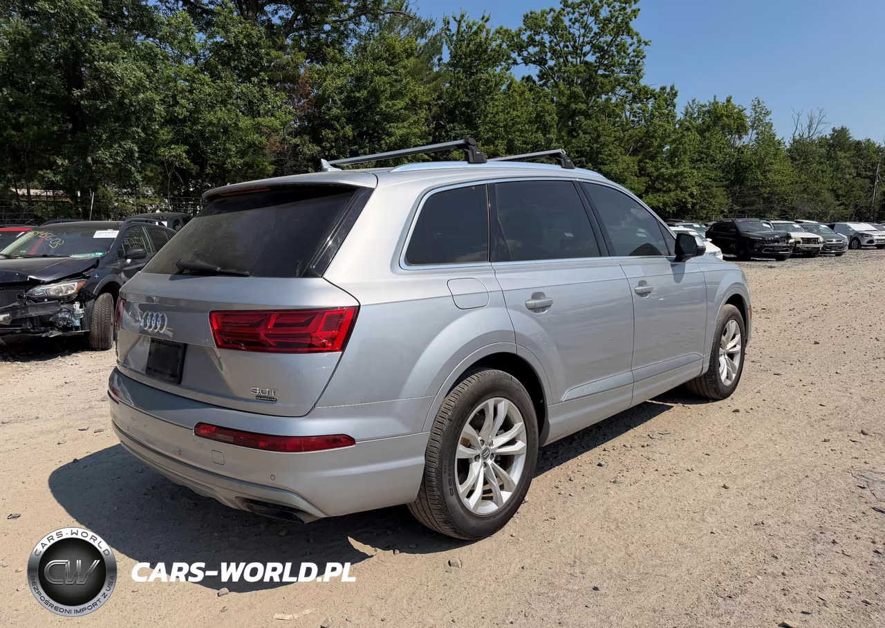 2018 Audi Q7 Premium Plus VIN:WA1LAAF74JD004268 - 4
