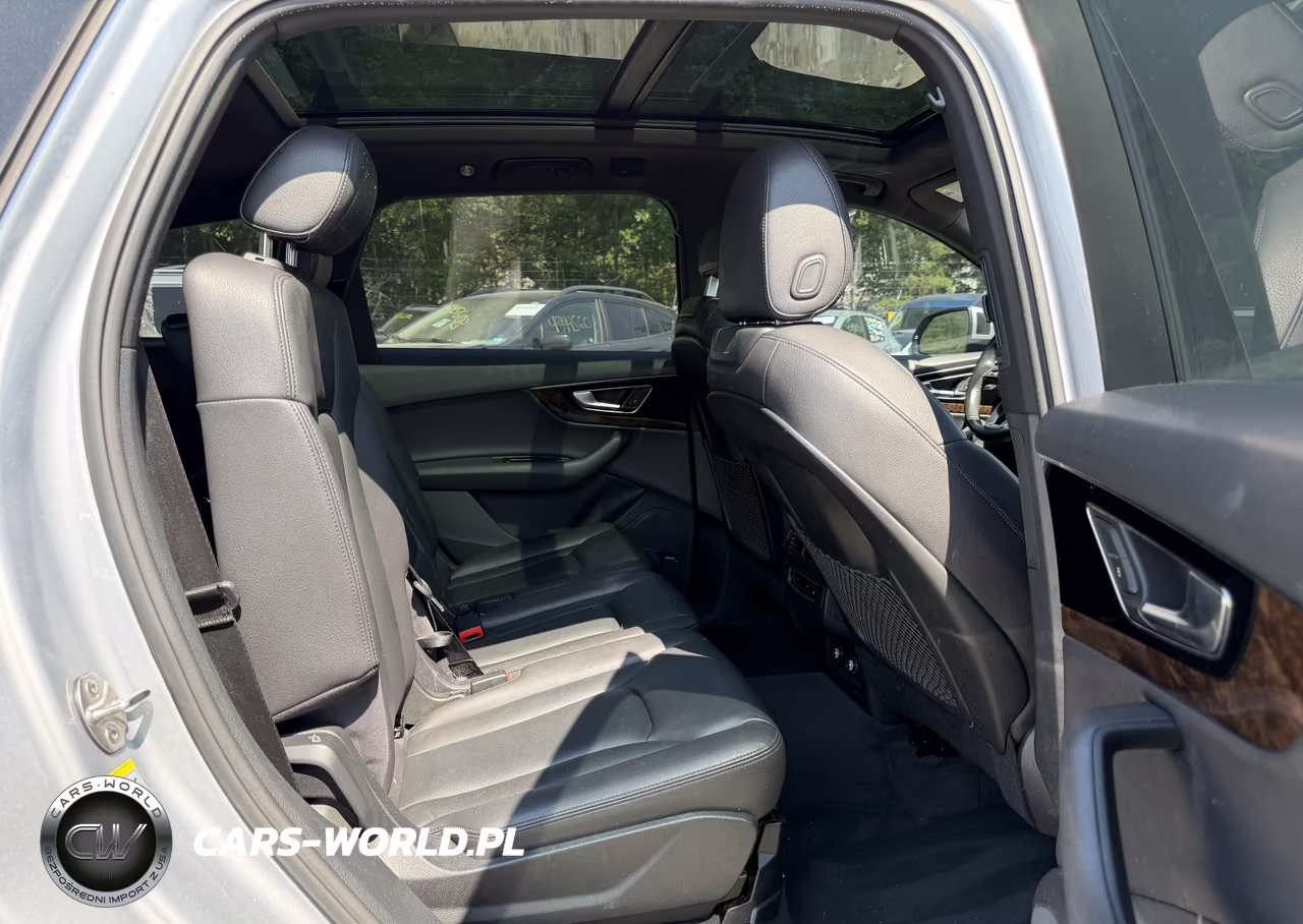 2018 Audi Q7 Premium Plus VIN:WA1LAAF74JD004268 - 7