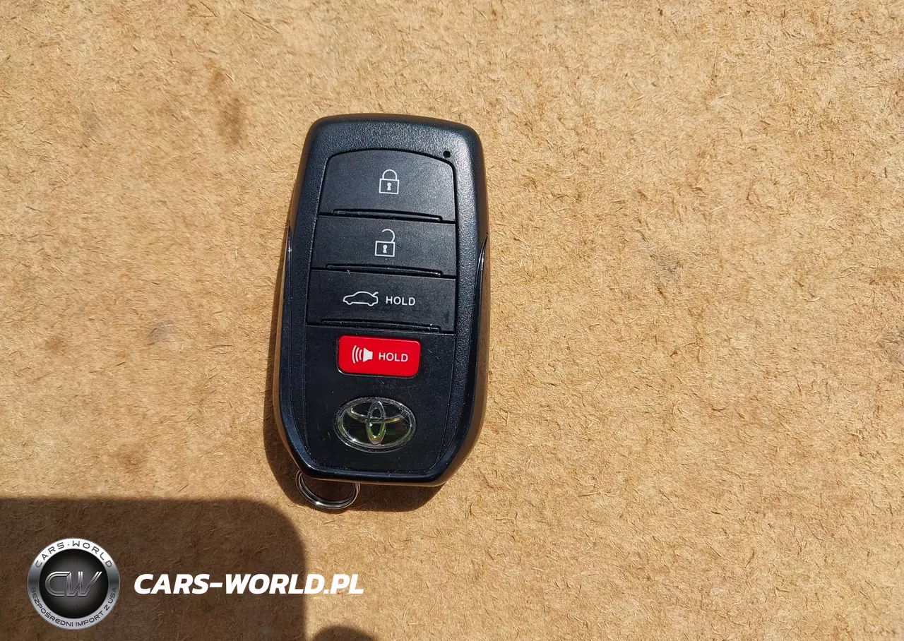 2025 Toyota Corolla Hybrid Le VIN:JTDBCMFE4S3104972 - 11