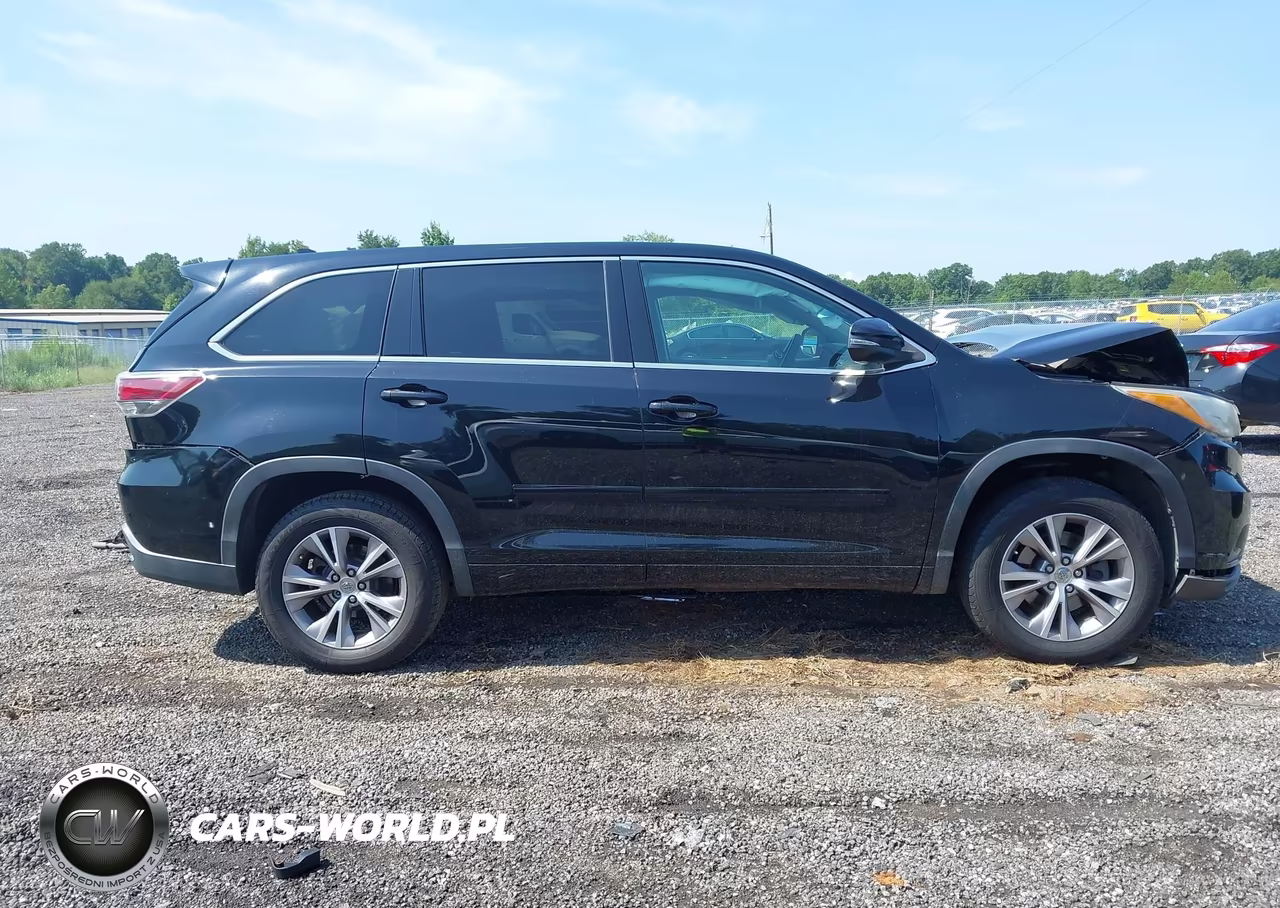 2015 Toyota Highlander Le Plus V6 VIN:5TDZKRFH4FS046259 - 13