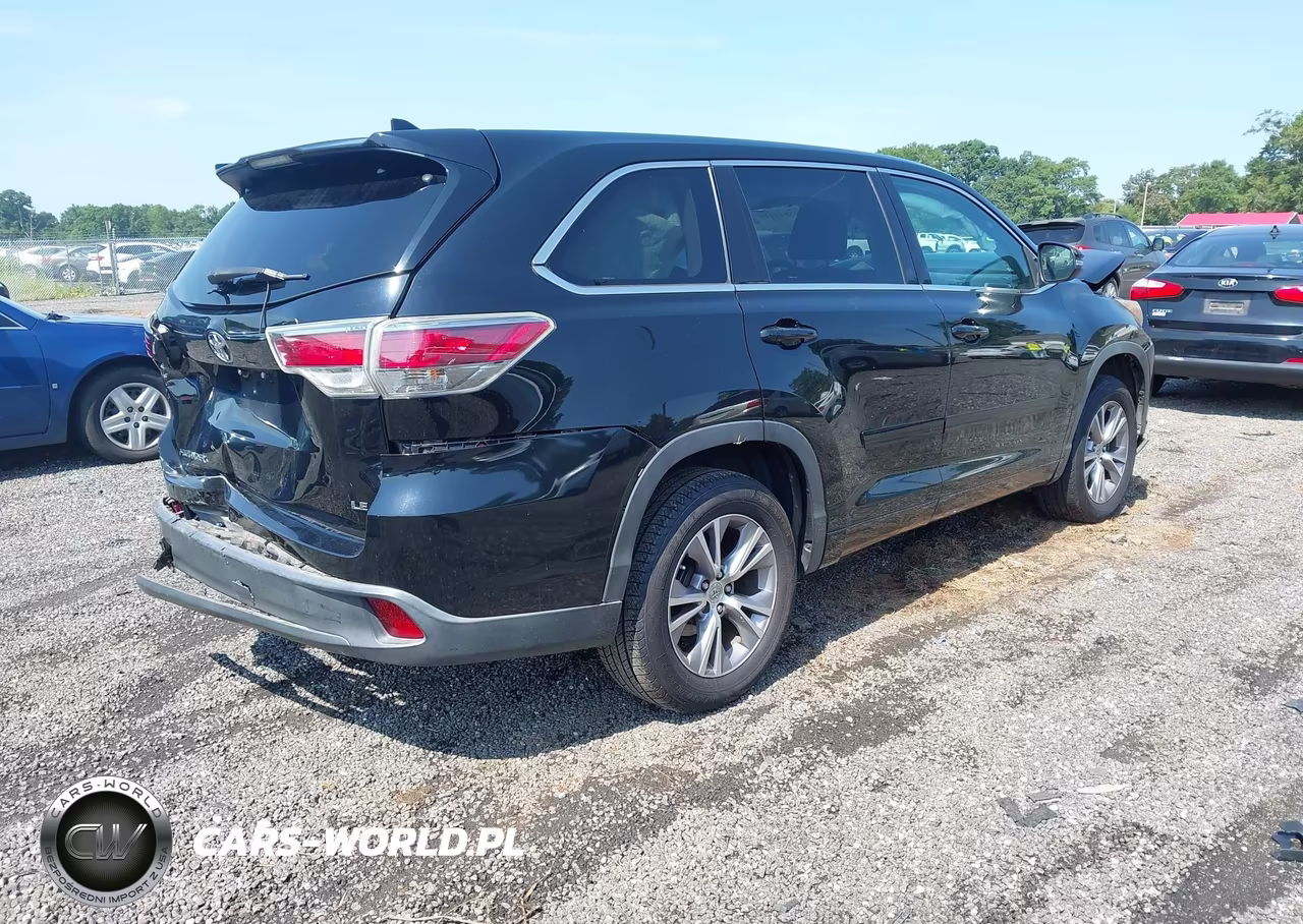 2015 Toyota Highlander Le Plus V6 VIN:5TDZKRFH4FS046259 - 4