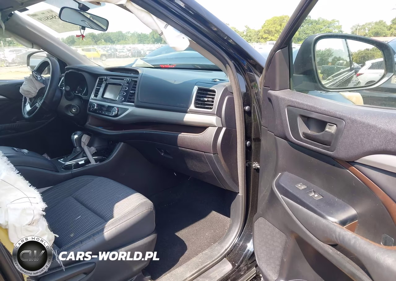 2015 Toyota Highlander Le Plus V6 VIN:5TDZKRFH4FS046259 - 5