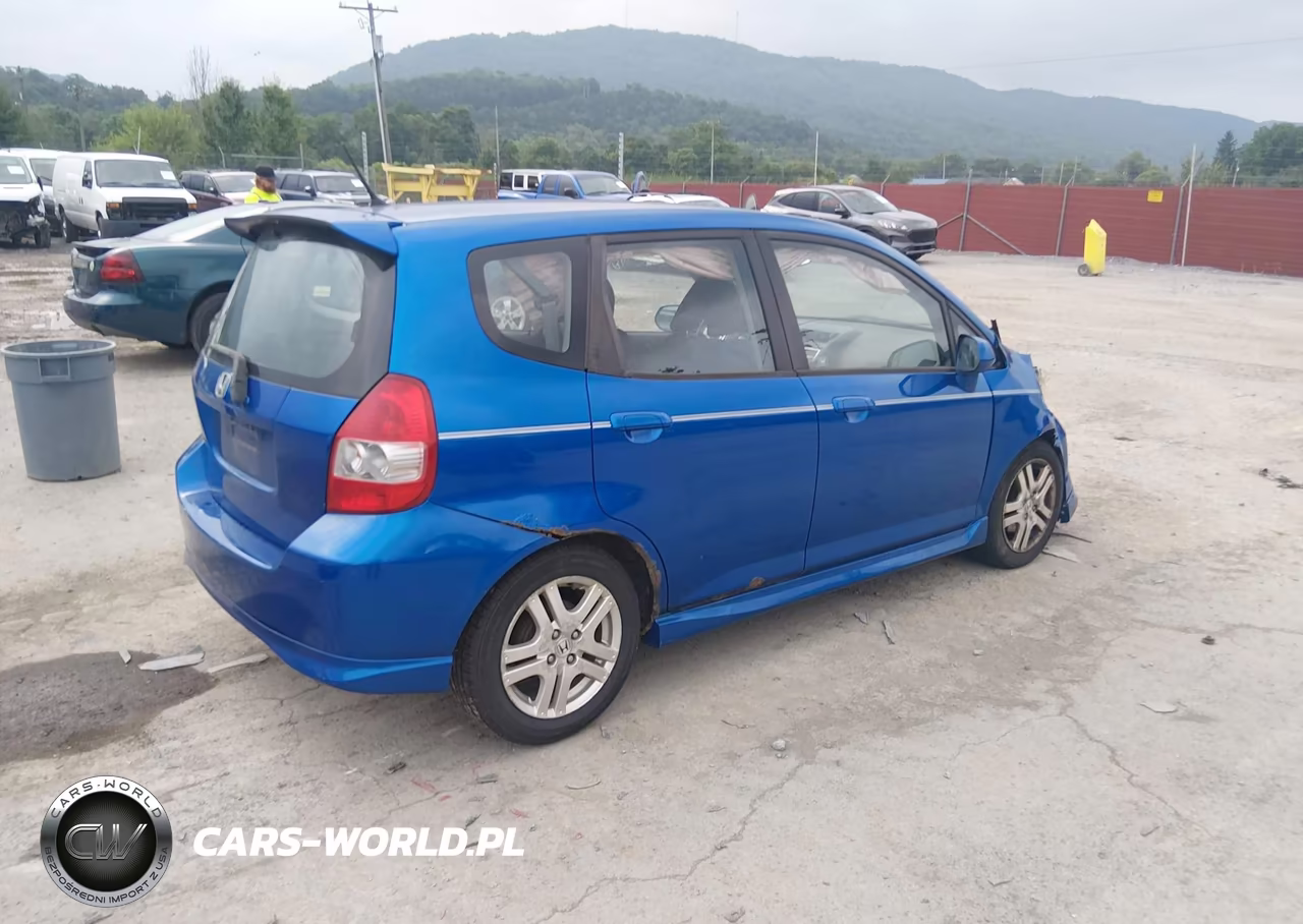 2007 Honda Fit Sport VIN:JHMGD38637S062129 - 4