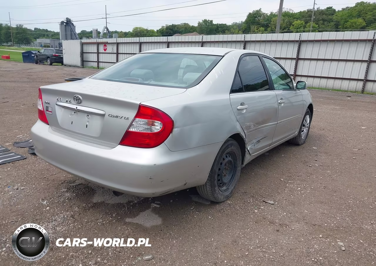 2002 Toyota Camry Le VIN:4T1BE32K12U511069 - 4
