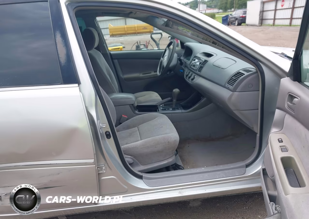 2002 Toyota Camry Le VIN:4T1BE32K12U511069 - 5