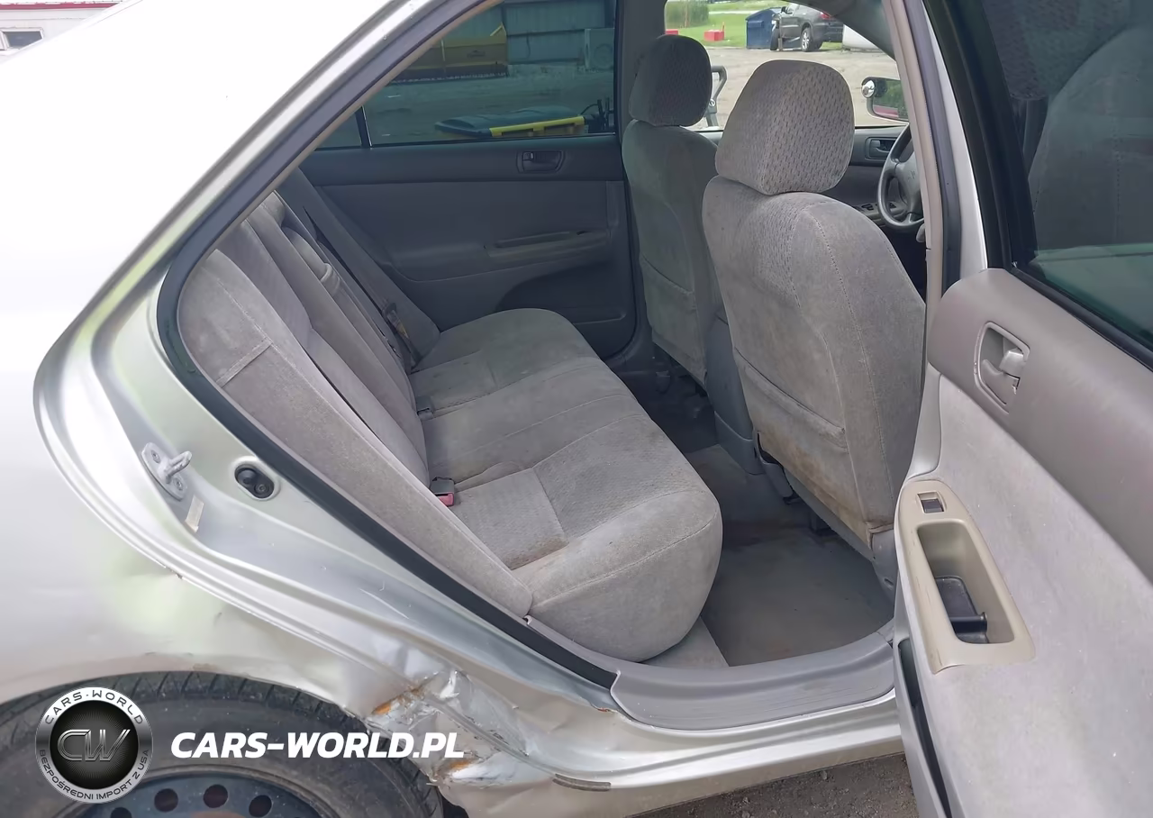 2002 Toyota Camry Le VIN:4T1BE32K12U511069 - 8
