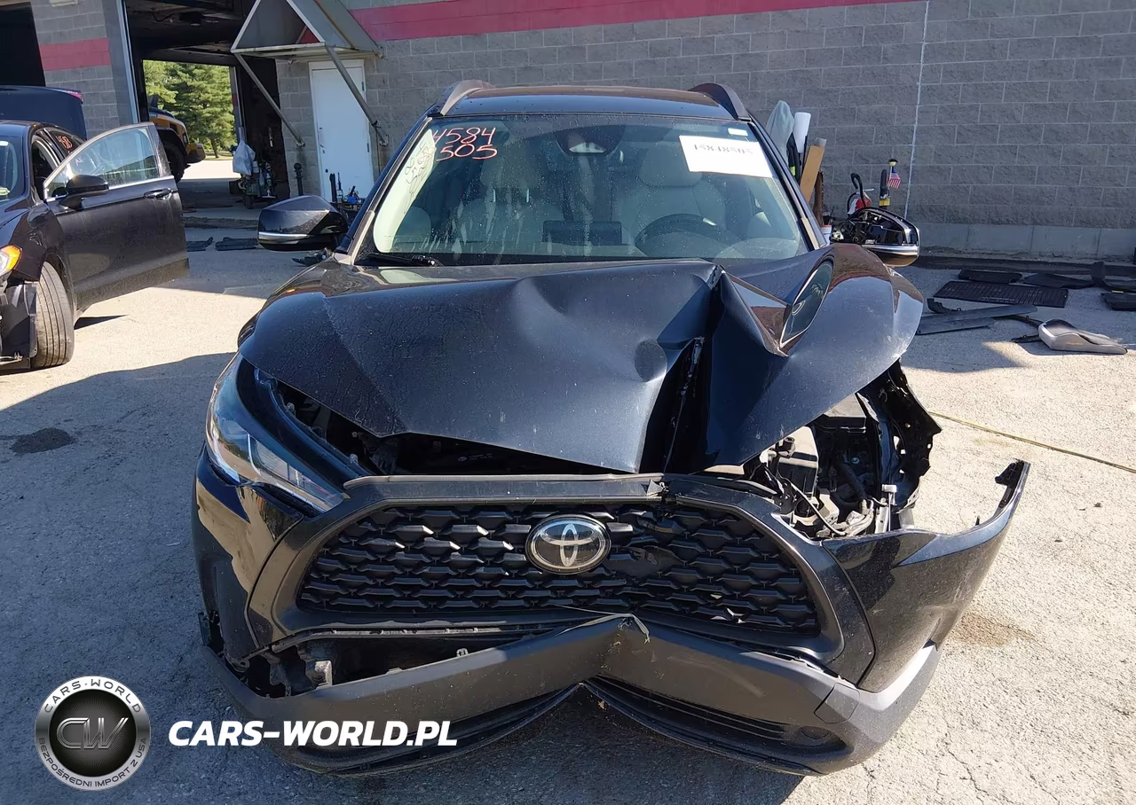 2023 Toyota Corolla Cross Le VIN:7MUCAABG4PV045899 - 12
