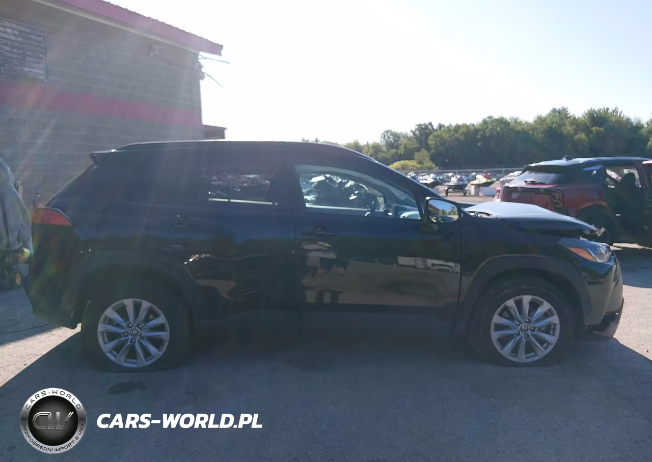 2023 Toyota Corolla Cross Le VIN:7MUCAABG4PV045899 - 13