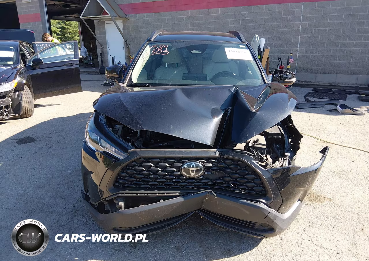 2023 Toyota Corolla Cross Le VIN:7MUCAABG4PV045899 - 6