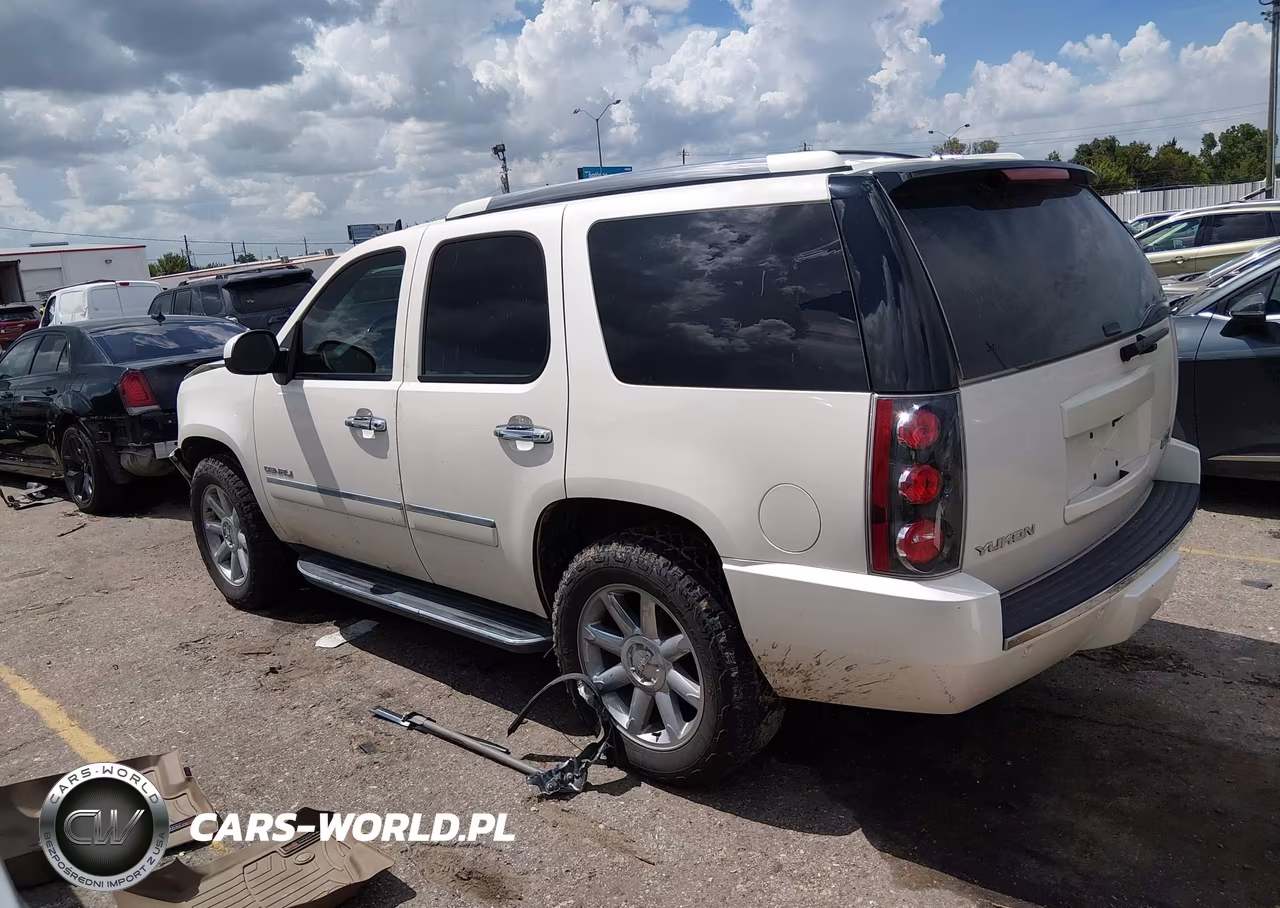 2013 GMC Yukon Denali VIN:1GKS2EEF8DR246586 - 15