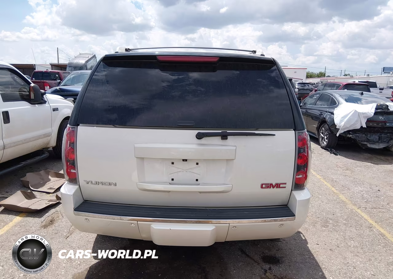 2013 GMC Yukon Denali VIN:1GKS2EEF8DR246586 - 17