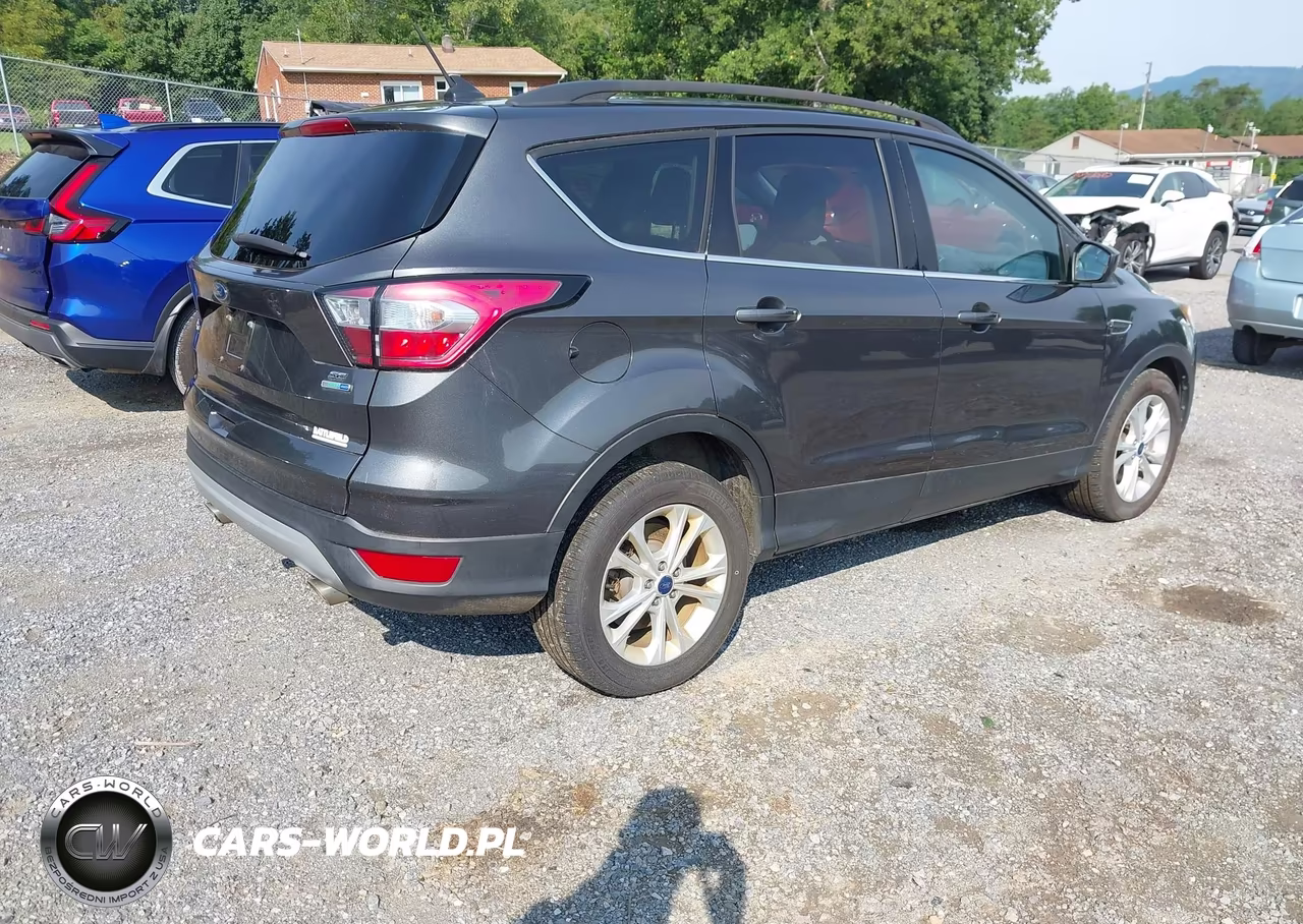 2018 Ford Escape Se VIN:1FMCU9GD8JUA17780 - 4