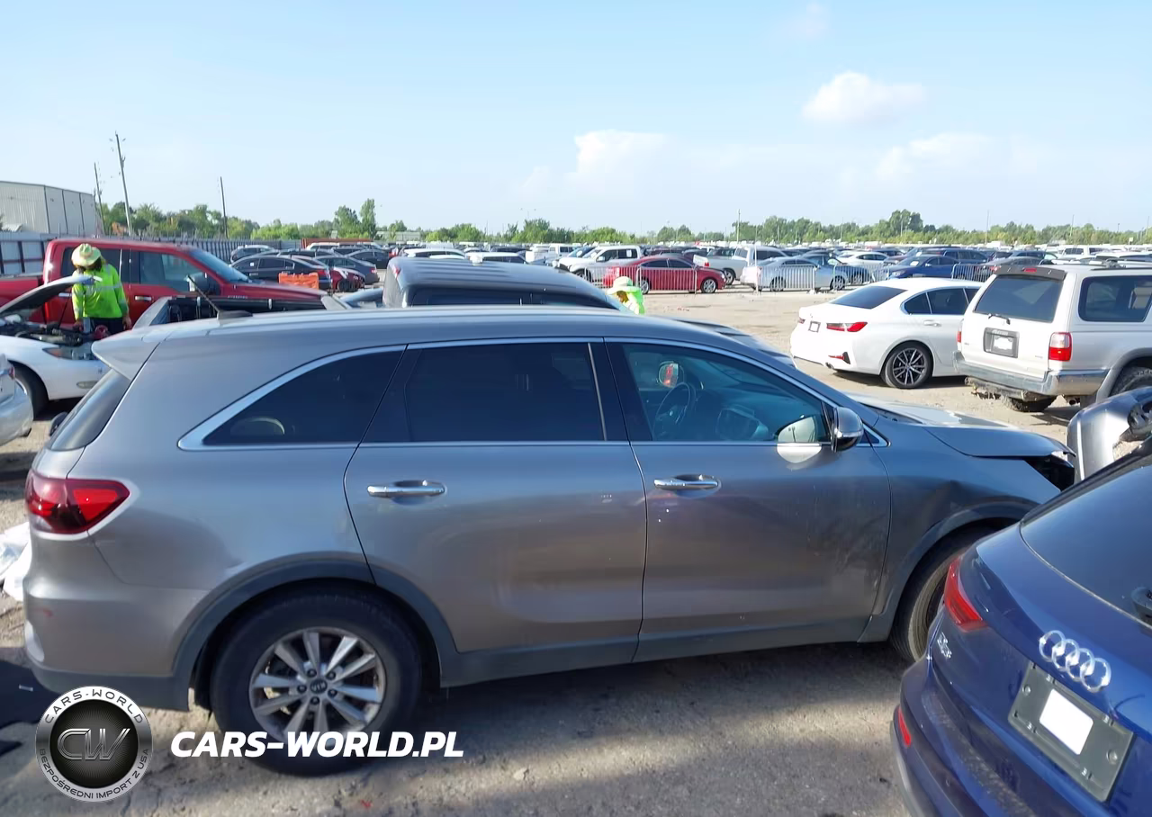 2019 Kia Sorento L VIN:5XYPG4A3XKG552502 - 13
