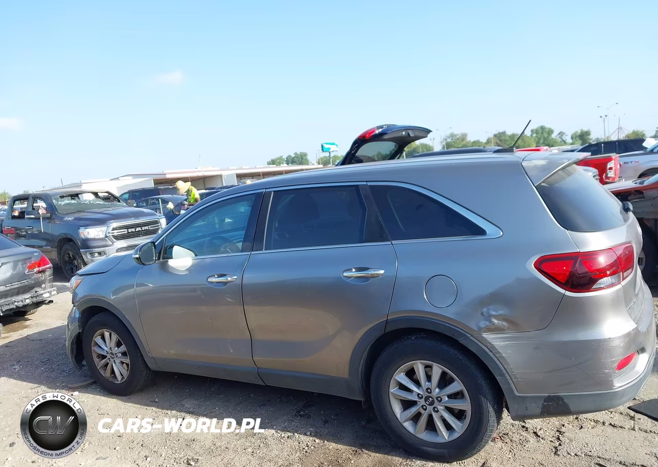 2019 Kia Sorento L VIN:5XYPG4A3XKG552502 - 14
