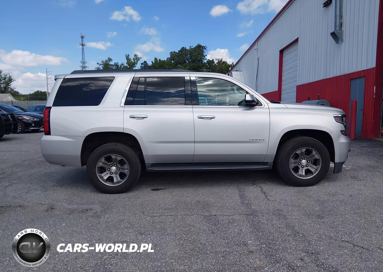 2018 Chevrolet Tahoe Ls VIN:1GNSKAEC0JR351104 - 13