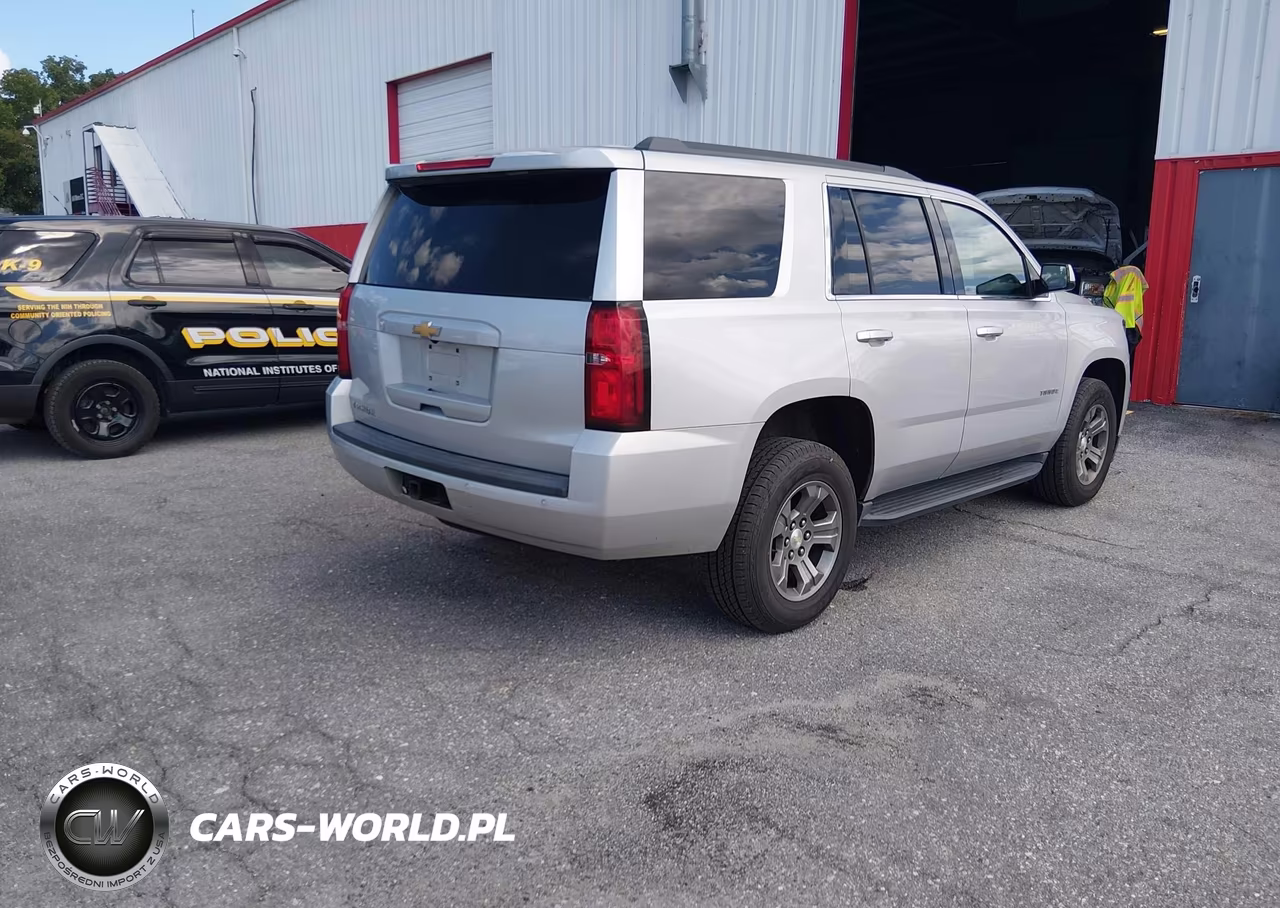 2018 Chevrolet Tahoe Ls VIN:1GNSKAEC0JR351104 - 4