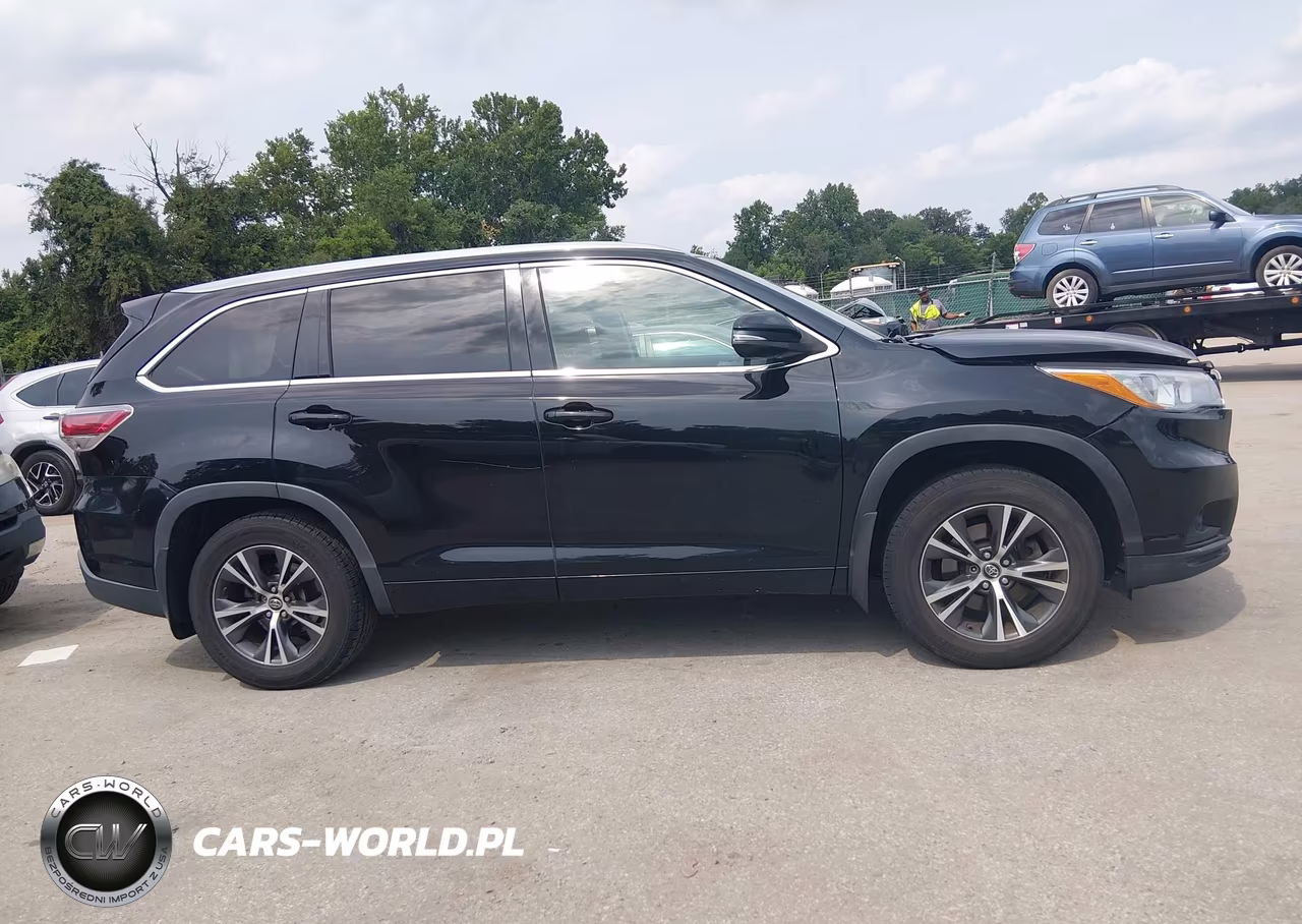 2016 Toyota Highlander Xle V6 VIN:5TDJKRFH5GS300589 - 13