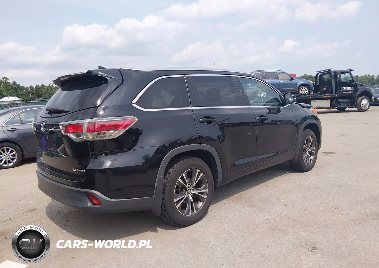 2016 Toyota Highlander Xle V6 VIN:5TDJKRFH5GS300589 - 4