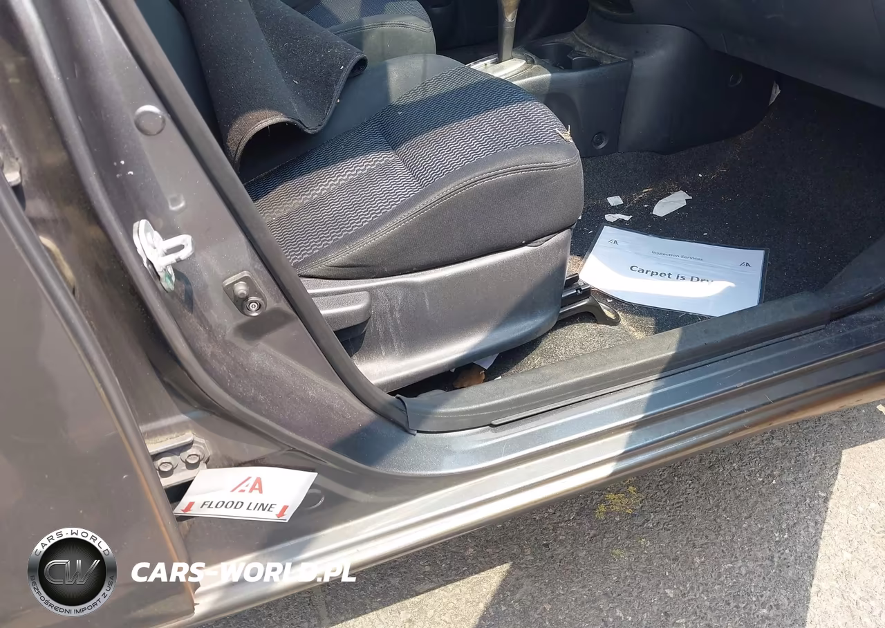 2016 Nissan Versa Note S (Sr)-S Plus-Sl-Sr-Sv VIN:3N1CE2CP3GL358115 - 16