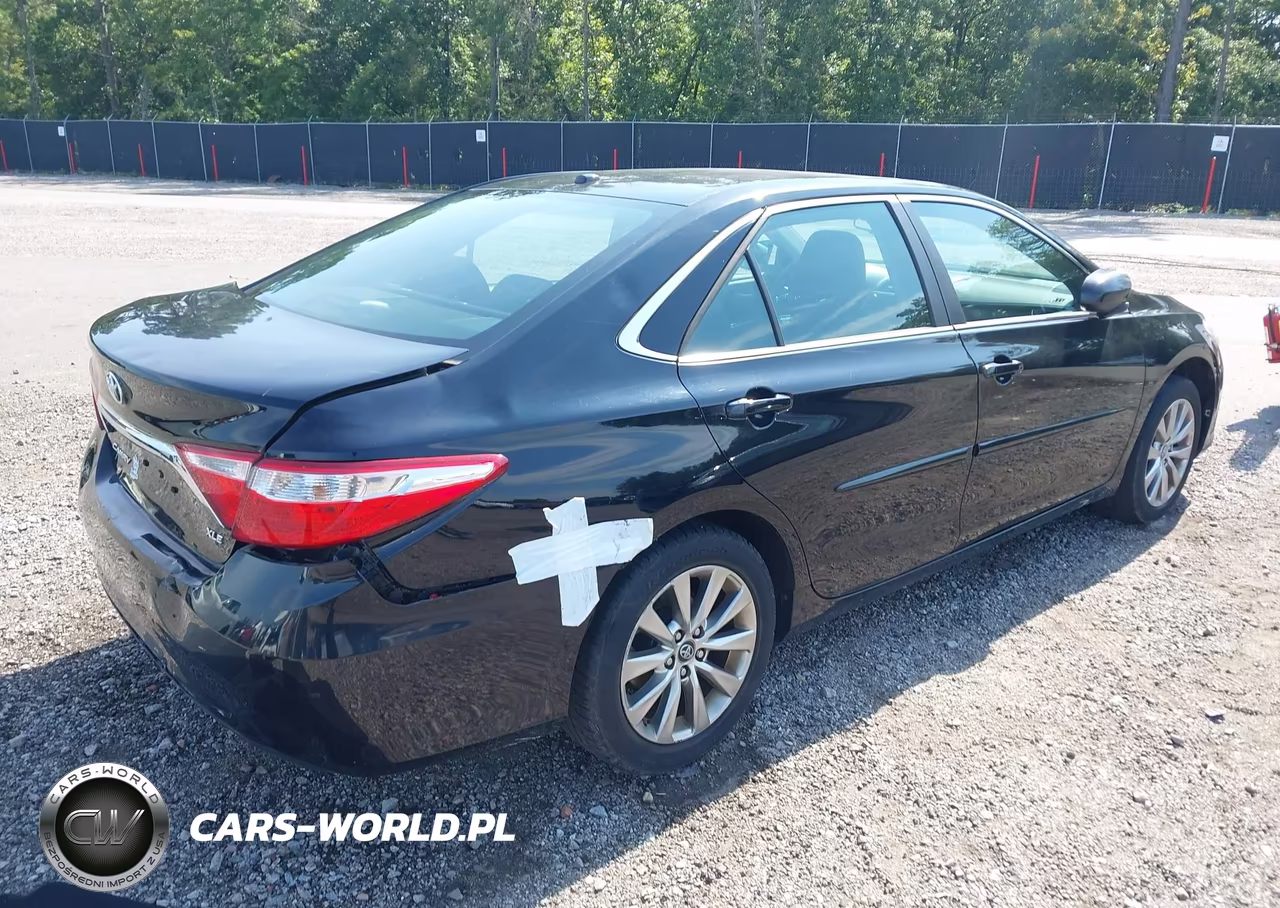 2017 Toyota Camry Xle VIN:4T1BF1FK7HU689394 - 4