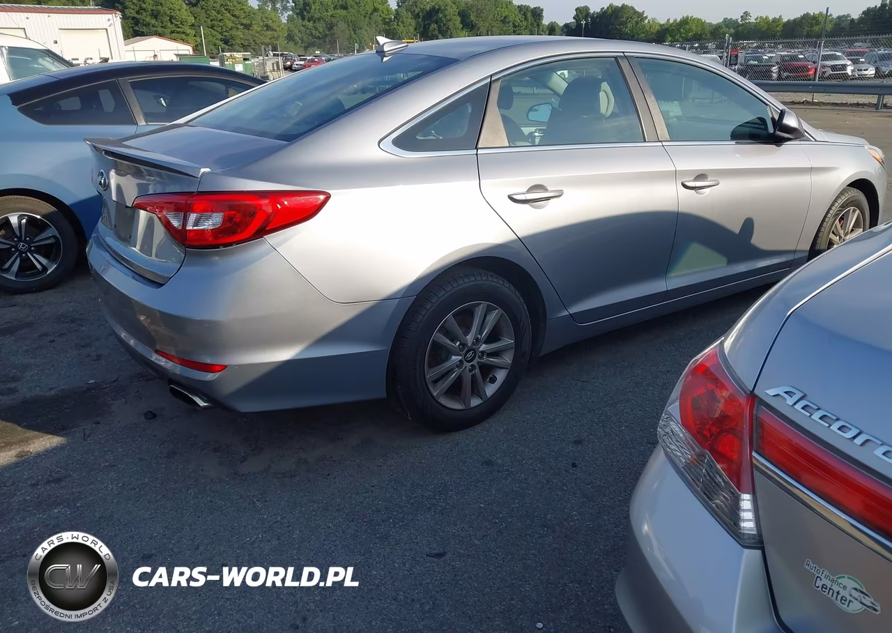 2015 Hyundai Sonata Se VIN:5NPE24AF4FH002288 - 4