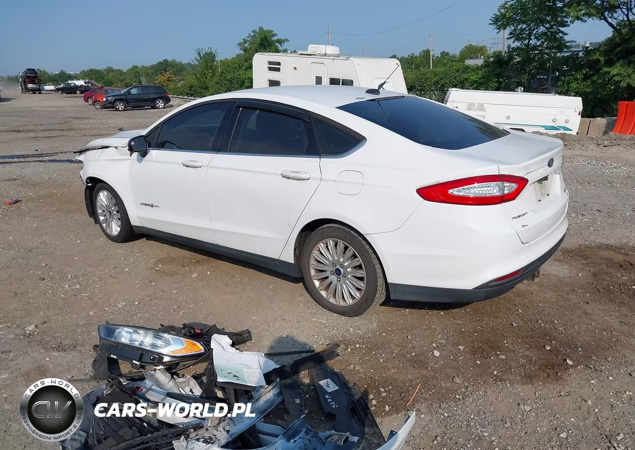 2014 Ford Fusion Hybrid S VIN:3FA6P0UU0ER145488 - 3