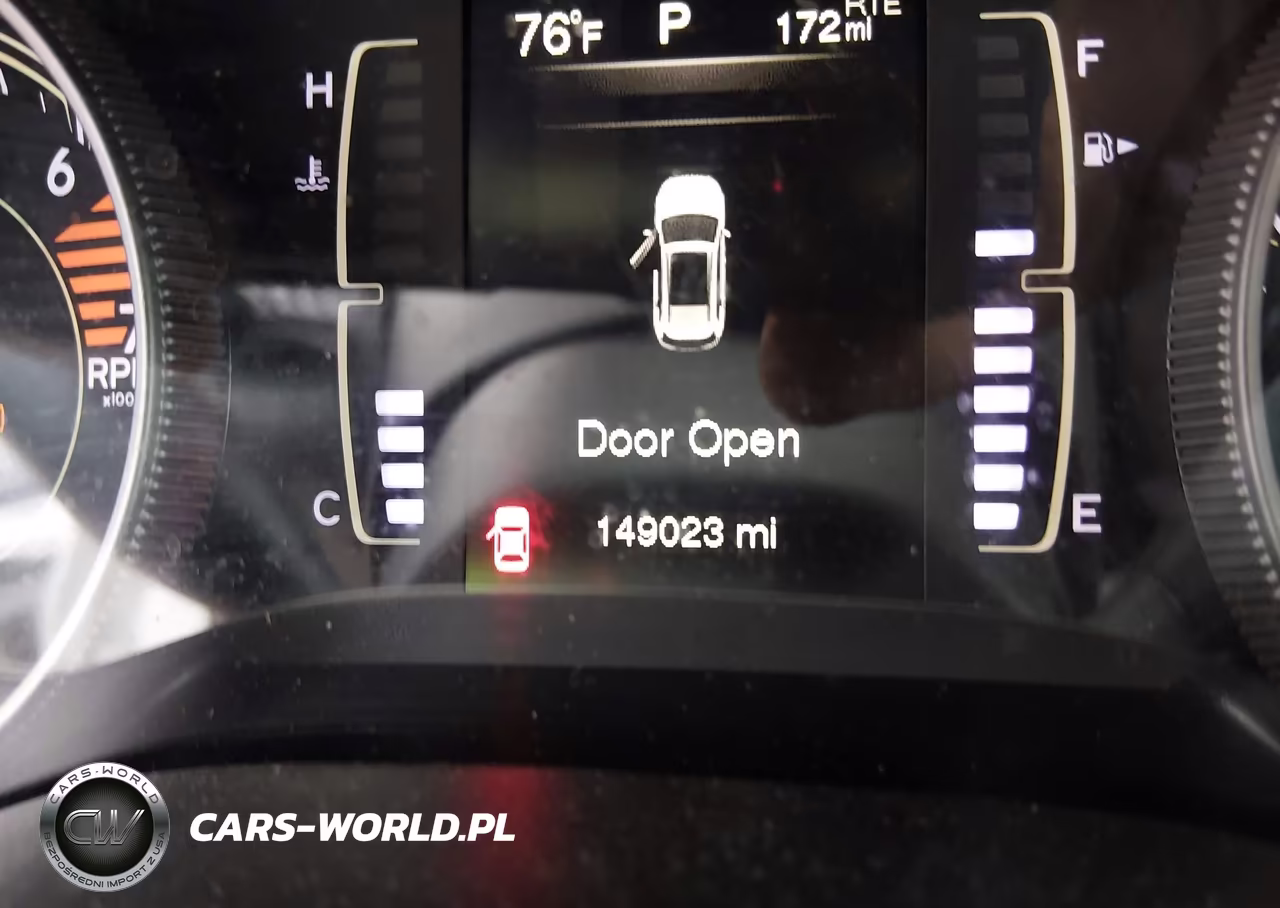 2018 Jeep Cherokee Latitude Plus 4X4 VIN:1C4PJMLB9JD619142 - 16