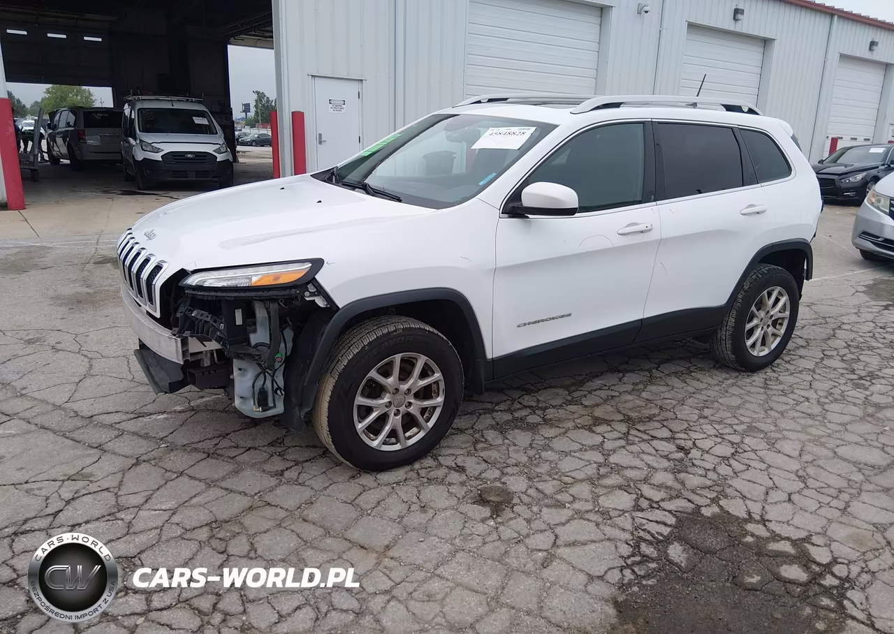 2018 Jeep Cherokee Latitude Plus 4X4 VIN:1C4PJMLB9JD619142 - 2