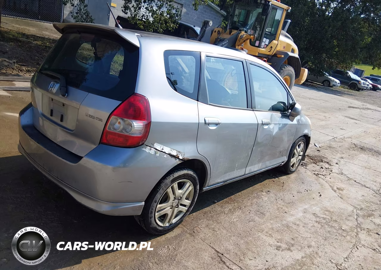 2007 Honda Fit Sport VIN:JHMGD38687S059310 - 4