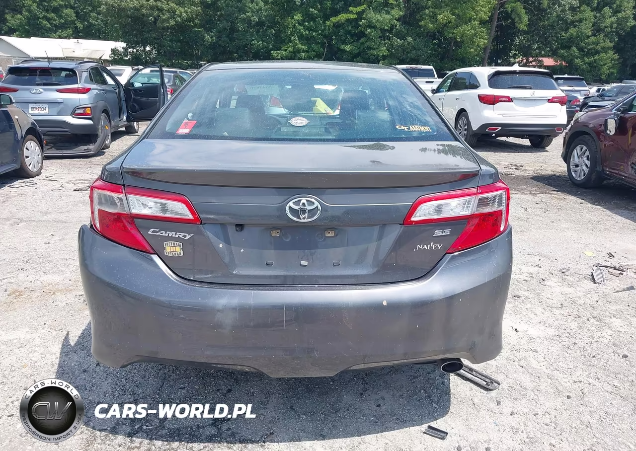 2014 Toyota Camry Se VIN:4T1BF1FK8EU332365 - 16