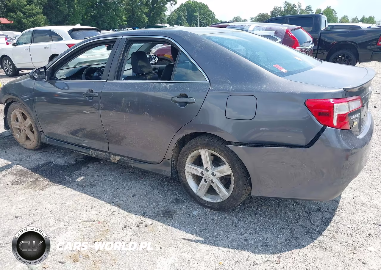 2014 Toyota Camry Se VIN:4T1BF1FK8EU332365 - 17