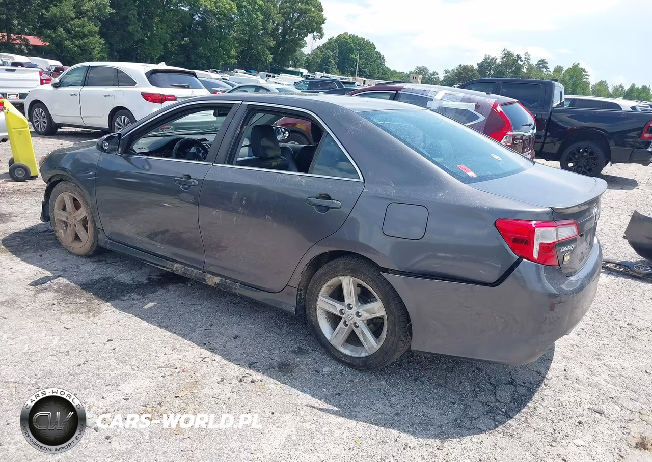 2014 Toyota Camry Se VIN:4T1BF1FK8EU332365 - 3