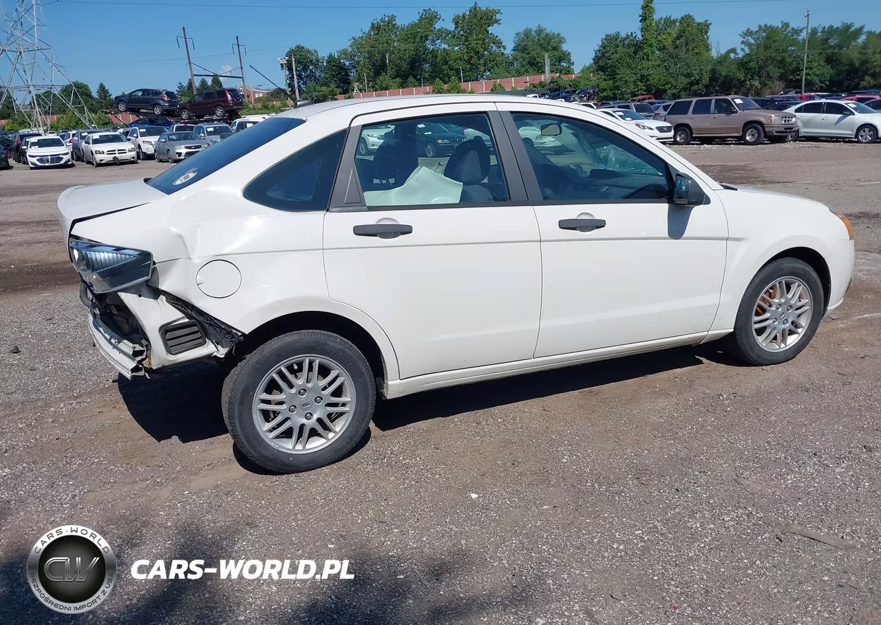 2011 Ford Focus Se VIN:1FAHP3FN0BW157133 - 4