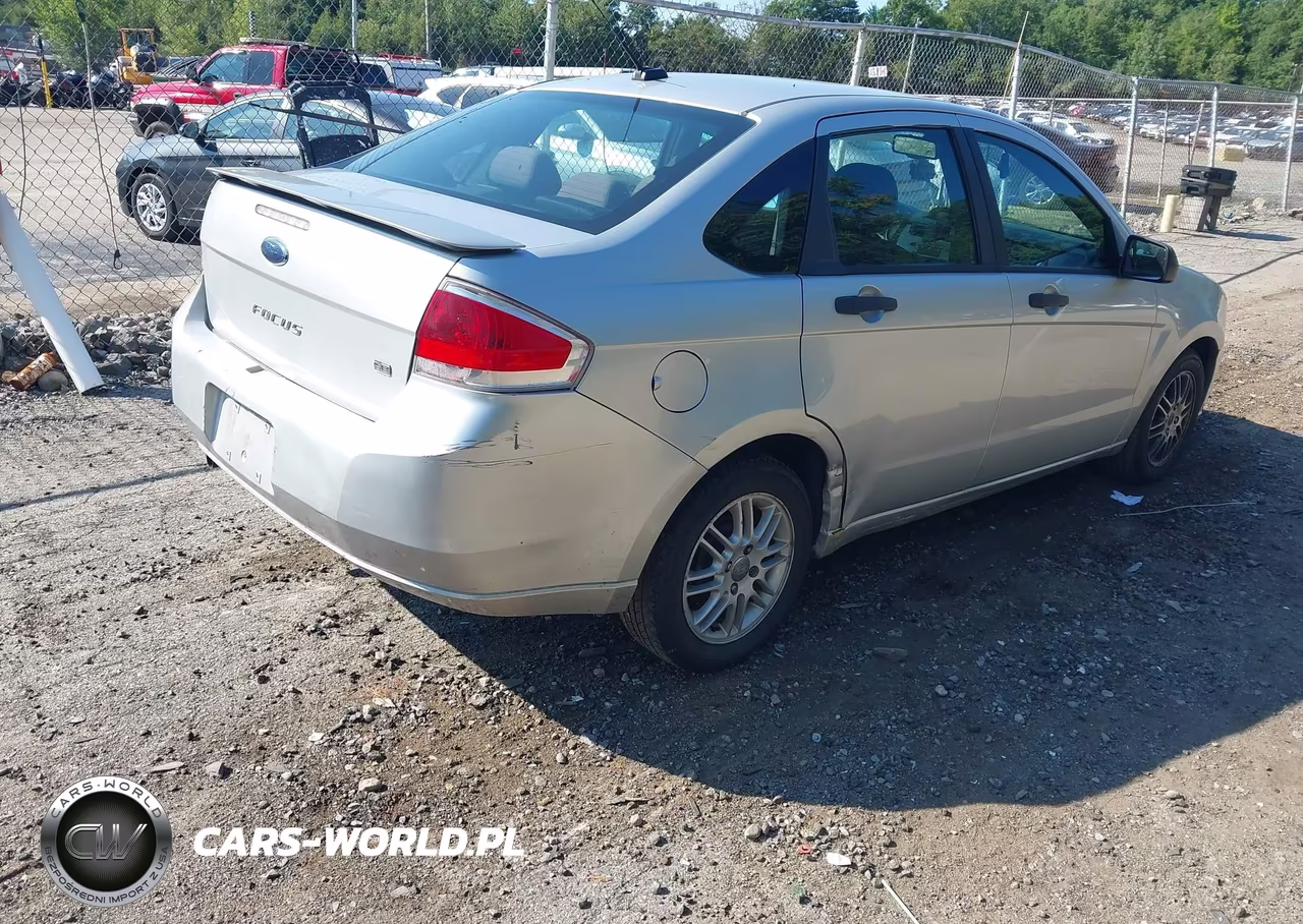 2011 Ford Focus Se VIN:1FAHP3FN8BW157171 - 4