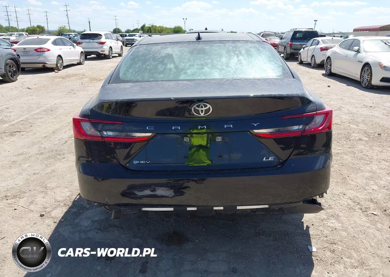 2026 Toyota Camry Le VIN:4T1DAACK0TU258349 - 17
