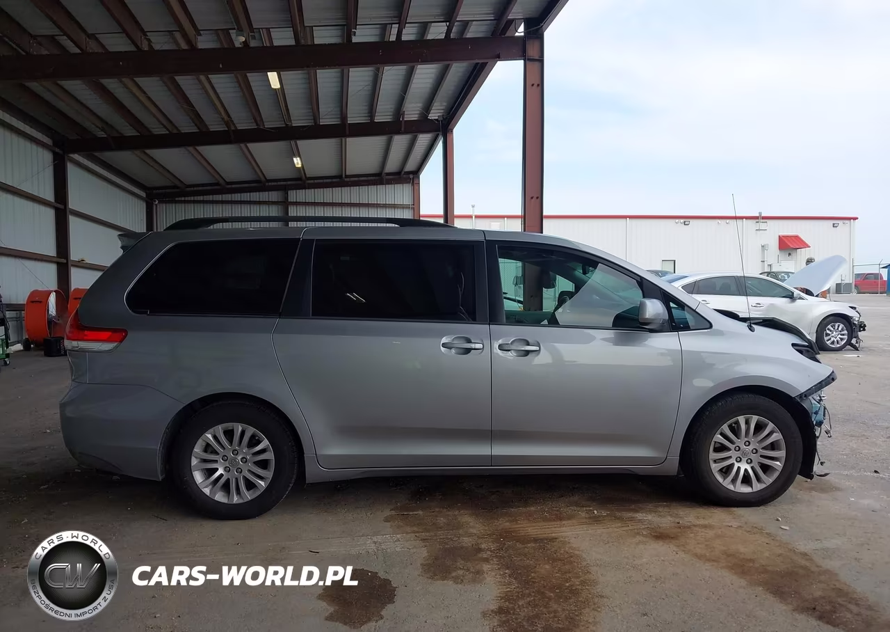 2013 Toyota Sienna Xle V6 8 Passenger VIN:5TDYK3DC3DS341592 - 14
