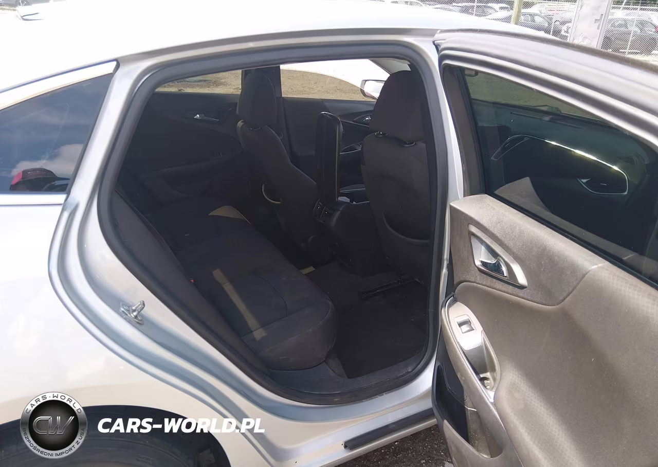 2019 Chevrolet Malibu Lt VIN:1G1ZD5ST0KF143636 - 8