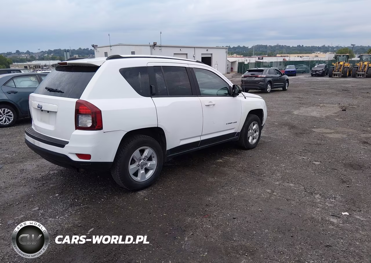 2014 Jeep Compass Sport VIN:1C4NJCBA6ED692078 - 4