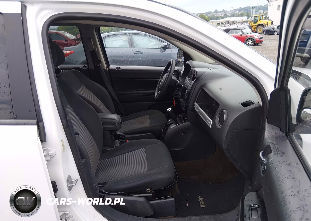2014 Jeep Compass Sport VIN:1C4NJCBA6ED692078 - 5