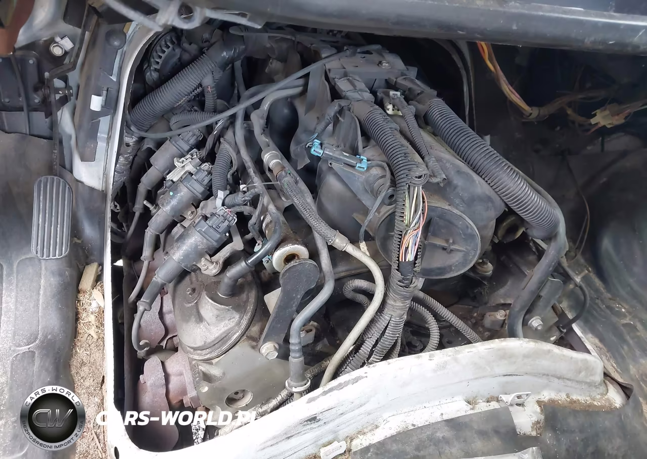2005 Chevrolet Express Cutaway Base W-C7A VIN:1GBJG31U651157752 - 13