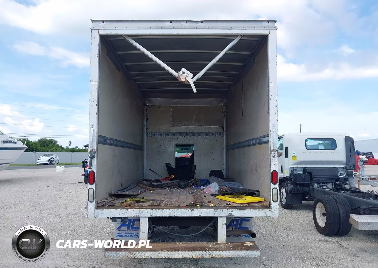 2005 Chevrolet Express Cutaway Base W-C7A VIN:1GBJG31U651157752 - 18