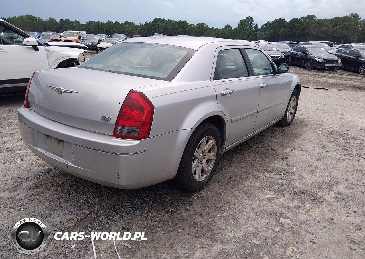 2007 Chrysler 300 Touring VIN:2C3KA53G47H883719 - 4