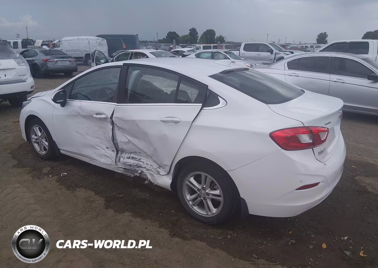 2018 Chevrolet Cruze Lt Auto VIN:1G1BE5SM6J7159839 - 3