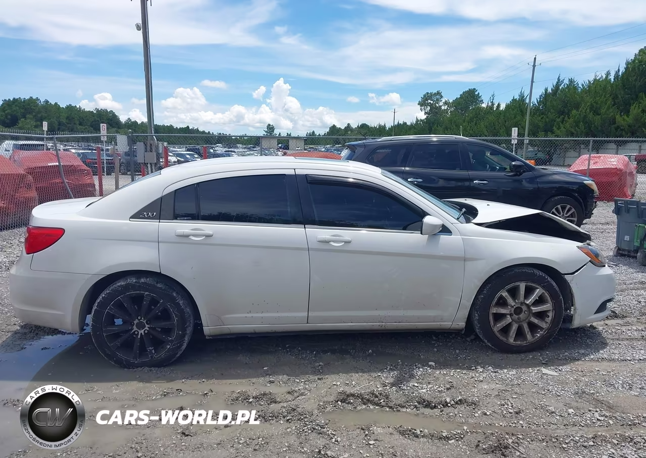 2012 Chrysler 200 S VIN:1C3CCBHG8CN305758 - 13