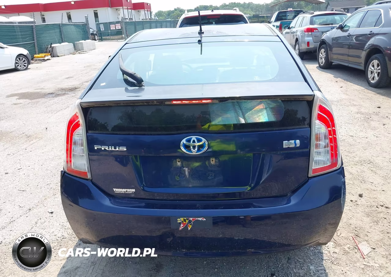 2014 Toyota Prius Two VIN:JTDKN3DU9E1745131 - 17
