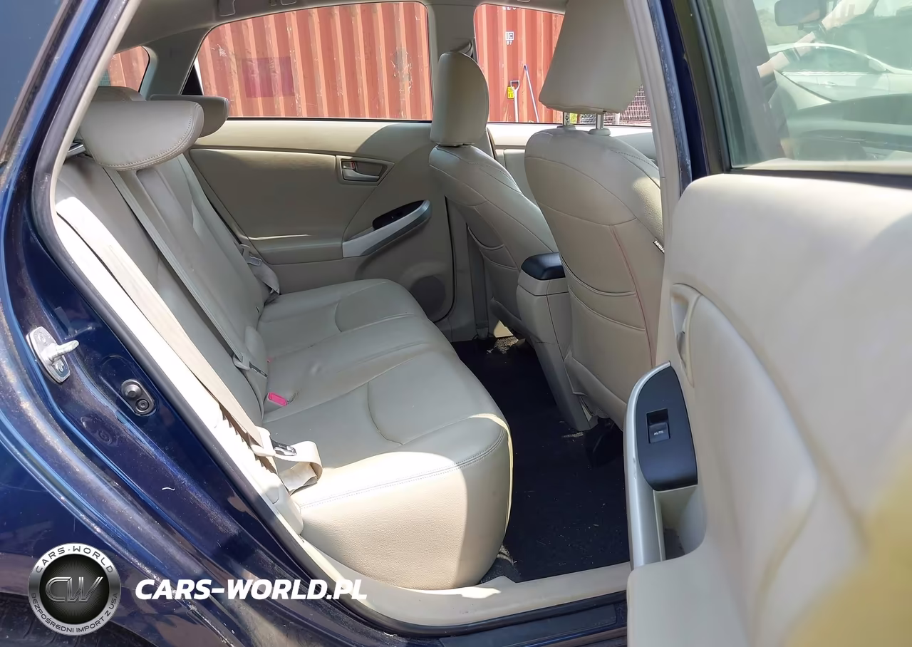 2014 Toyota Prius Two VIN:JTDKN3DU9E1745131 - 8