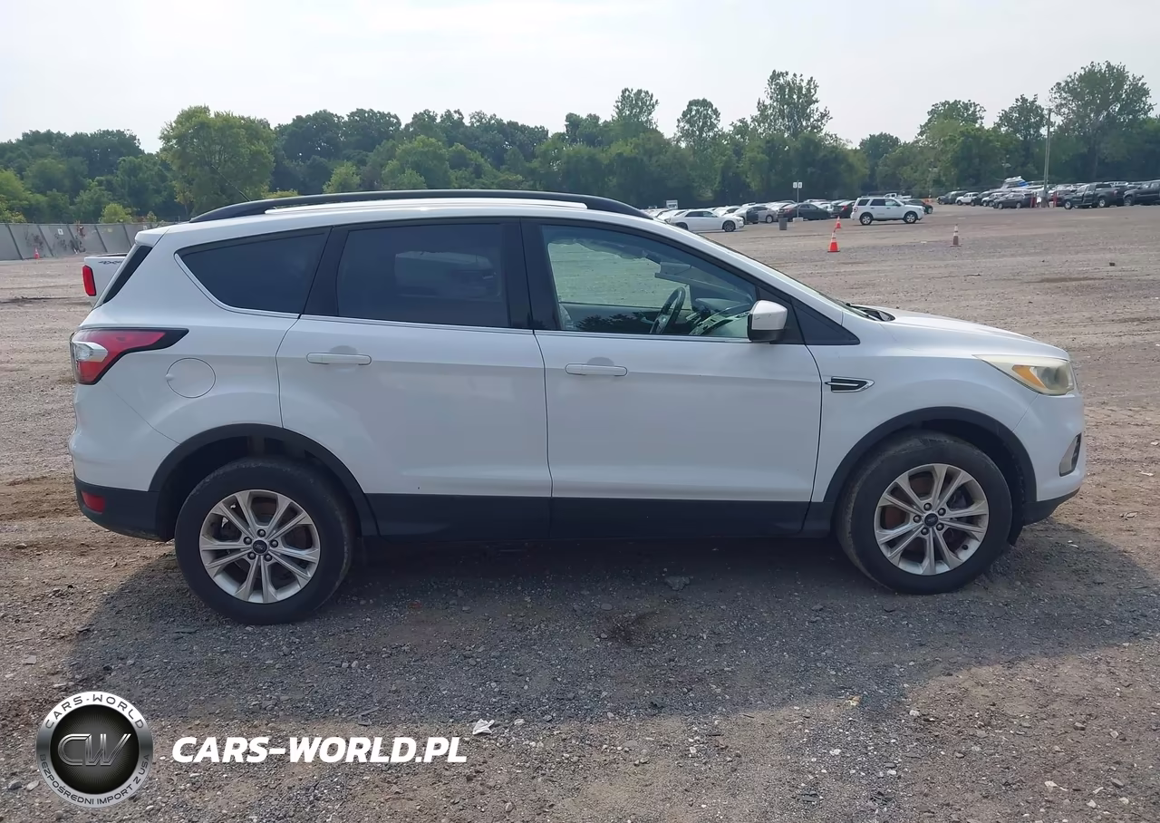2018 Ford Escape Se VIN:1FMCU9GD9JUB16401 - 13